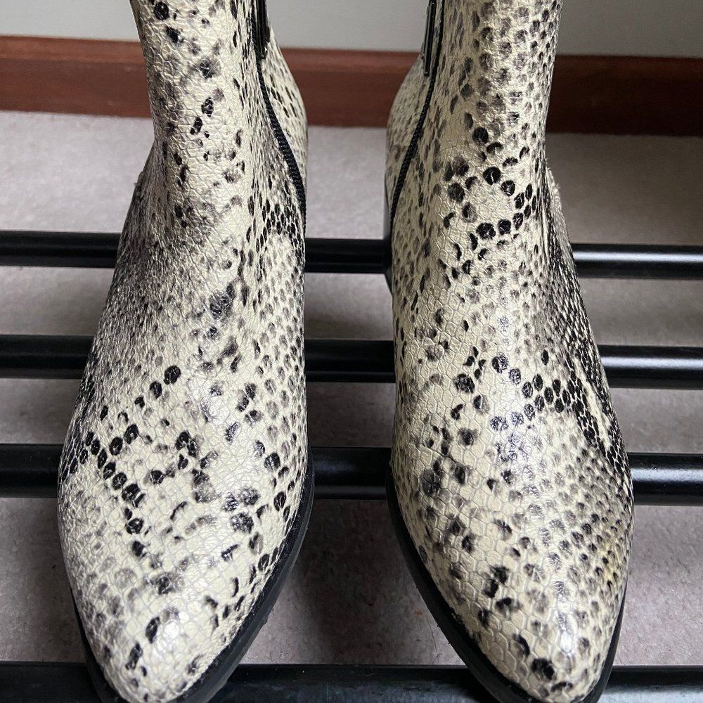 Blondo Women Elvina Snake Print Waterproof Leather Boots - New Nwob